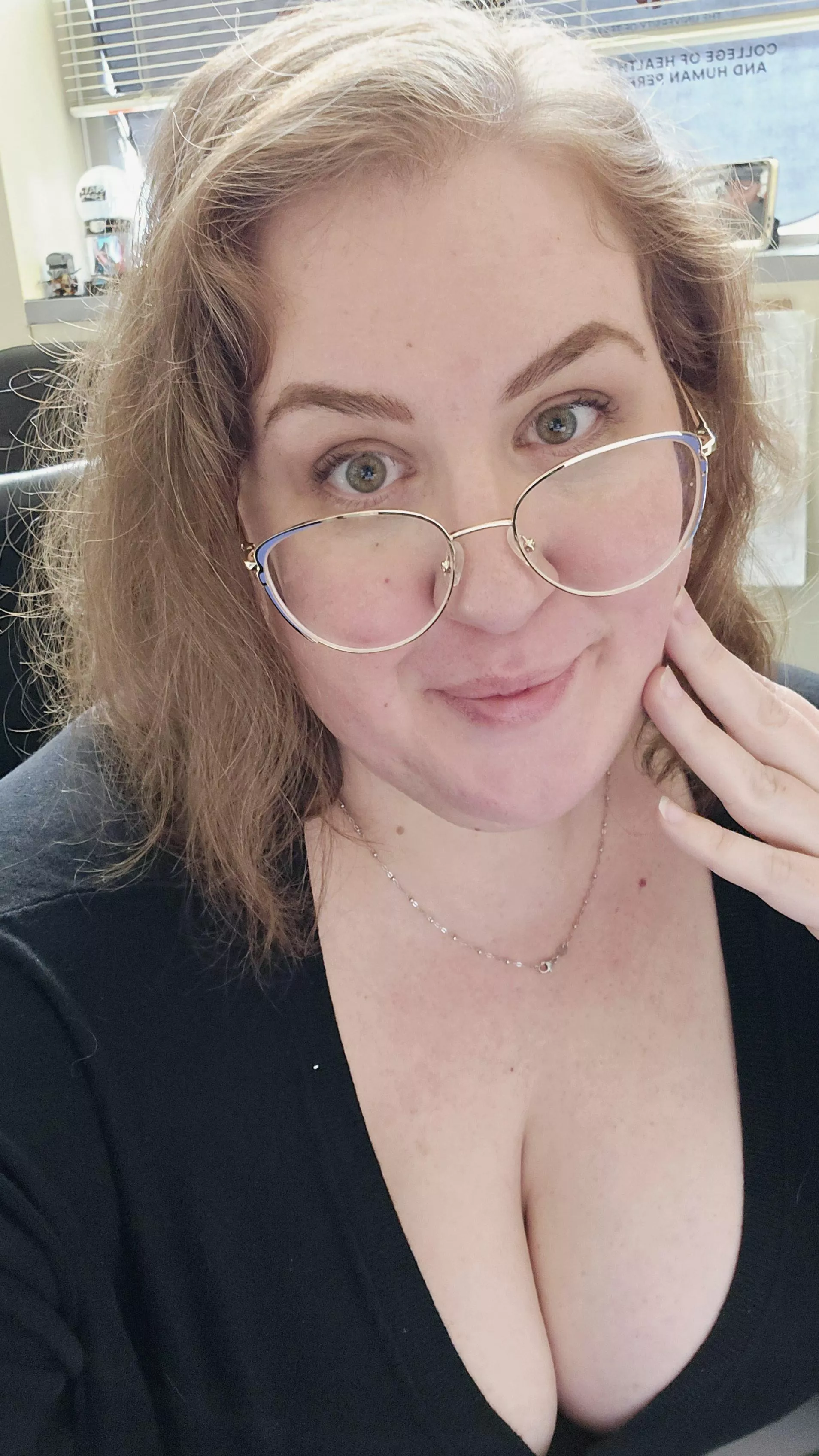 Obviously hard at work this afternoon  posted by gebamami