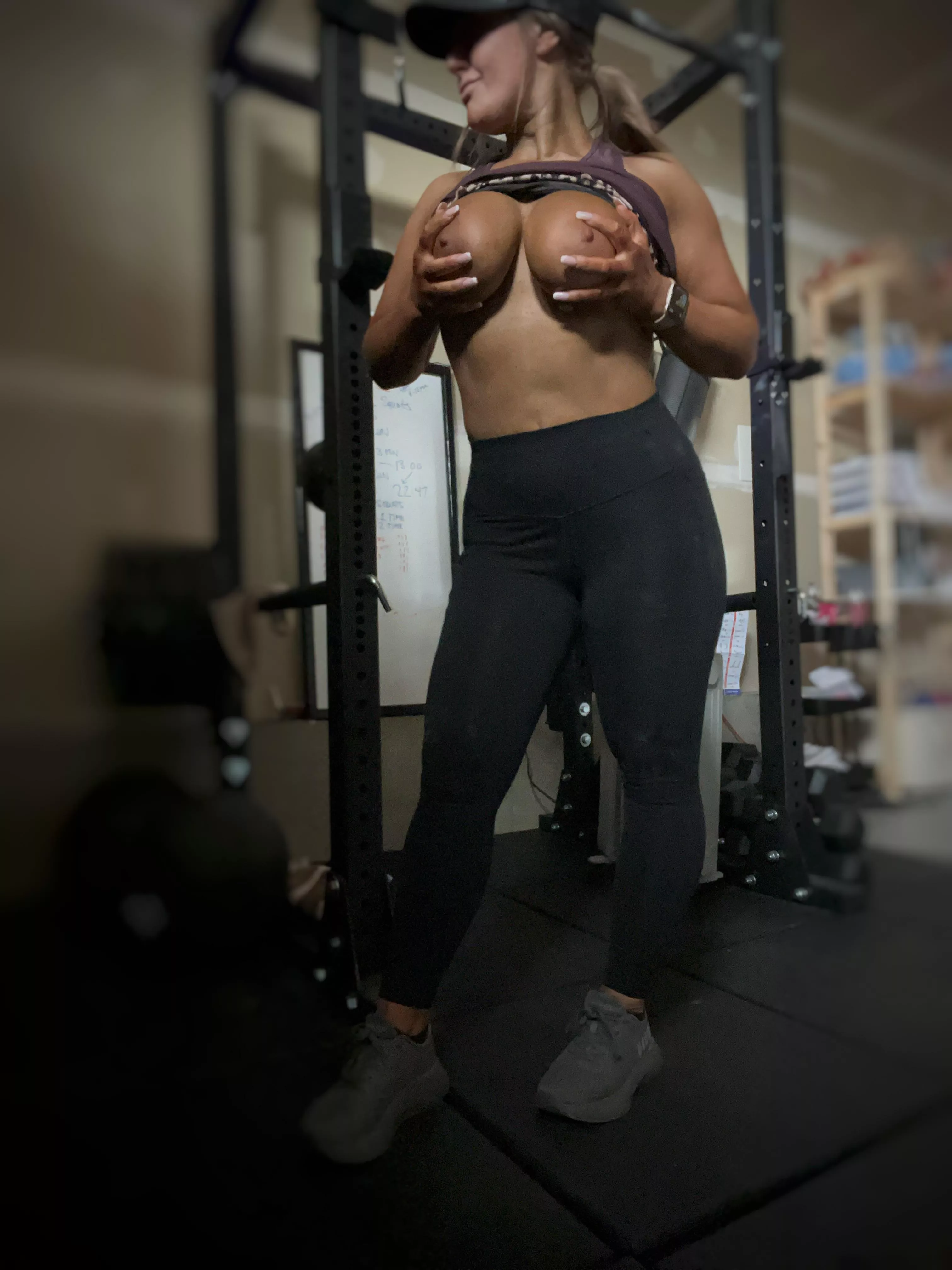 Post (F)itness Fun 💪 posted by Crossfit-Hotwife