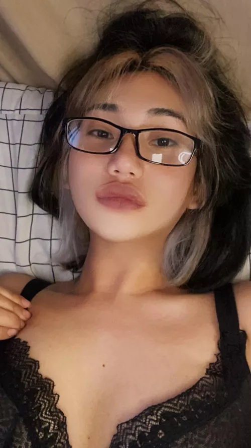 Pov kissing me  by Sidebaemwa