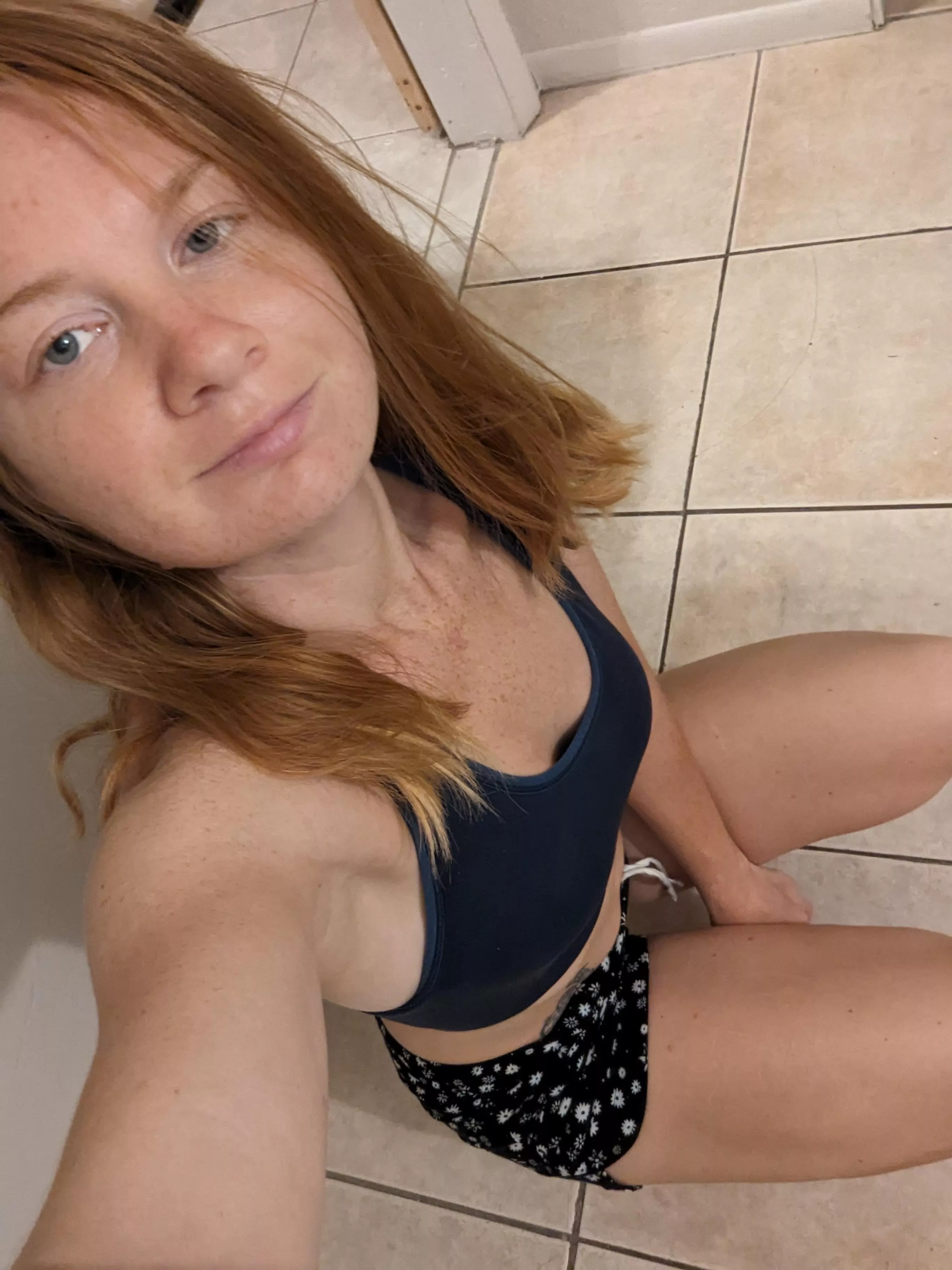 Scarlet twirls: dancing freckled dreams posted by Redlilyrose