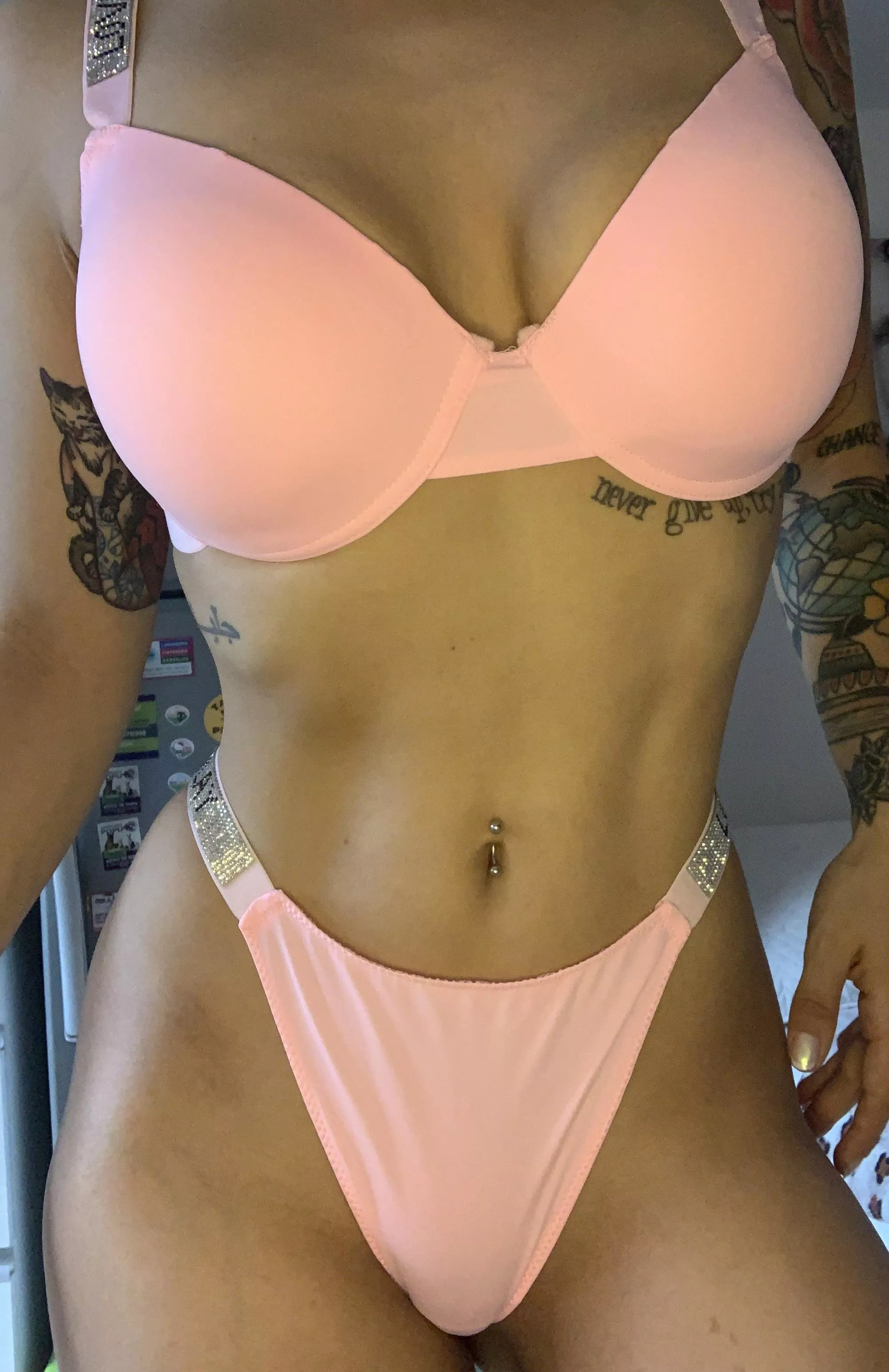 tight belly  posted by Cloeeclark