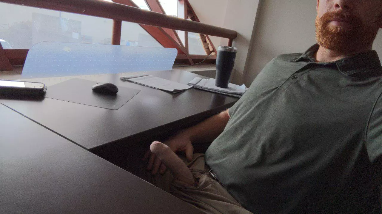 👋 to be my office slut posted by Texas-Wildling