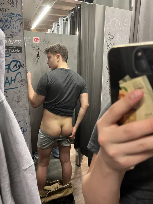 Wana grab my butt in public?😮‍💨🙏🏻 by Jessdudez