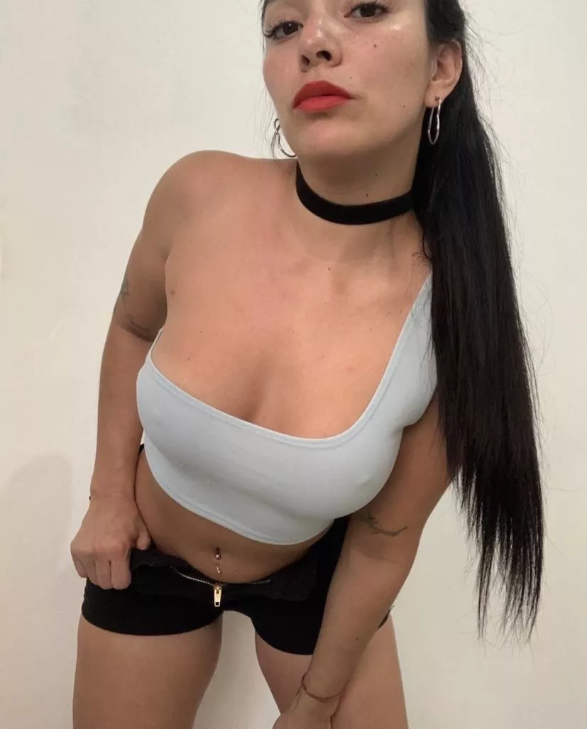 We brunettes are hotter 😏 posted by rufinav2512