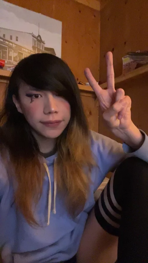 wish i could sing but i have a super monotone voice 😭 by Jarian5545