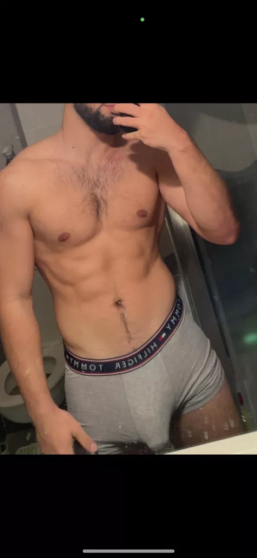 You like my bulge? by Accurate_Being1407