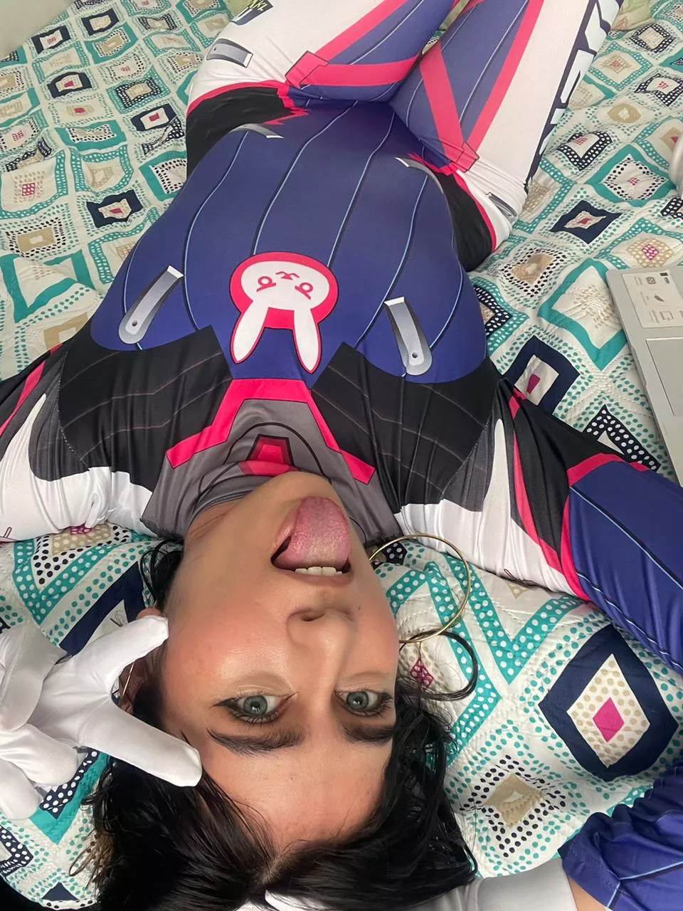 19 year old that likes cosplay and LOVES older guys! posted by wab_polla2