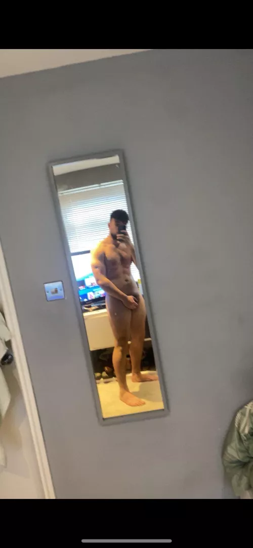 20 dom top. Twinks add me and be my slave. I love feet 🦶🏼 sc: calmandley05 by Next-Ad3363