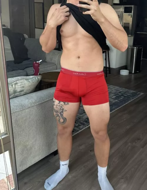 25 GL muscular stud. 👀 for similar. DM 4 SC by Prior_Pay4724