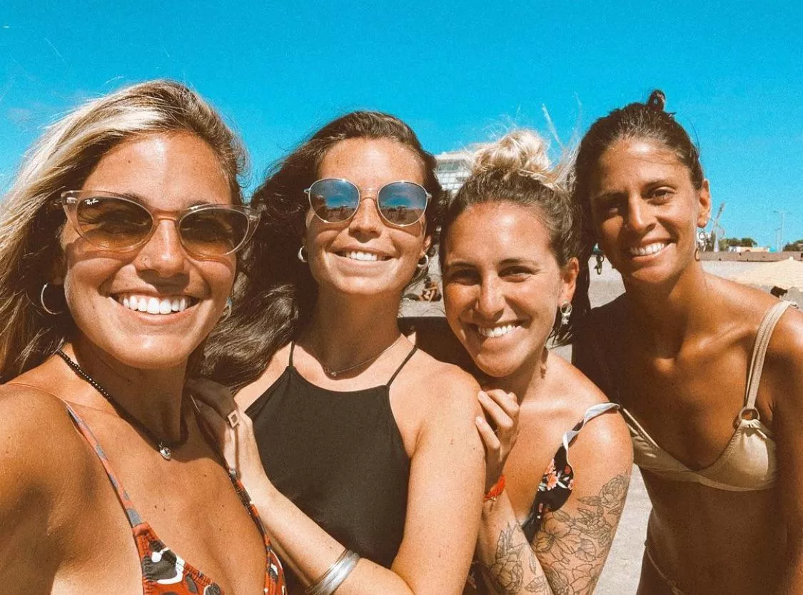 [4] Amigas posted by DrippingLittleOne