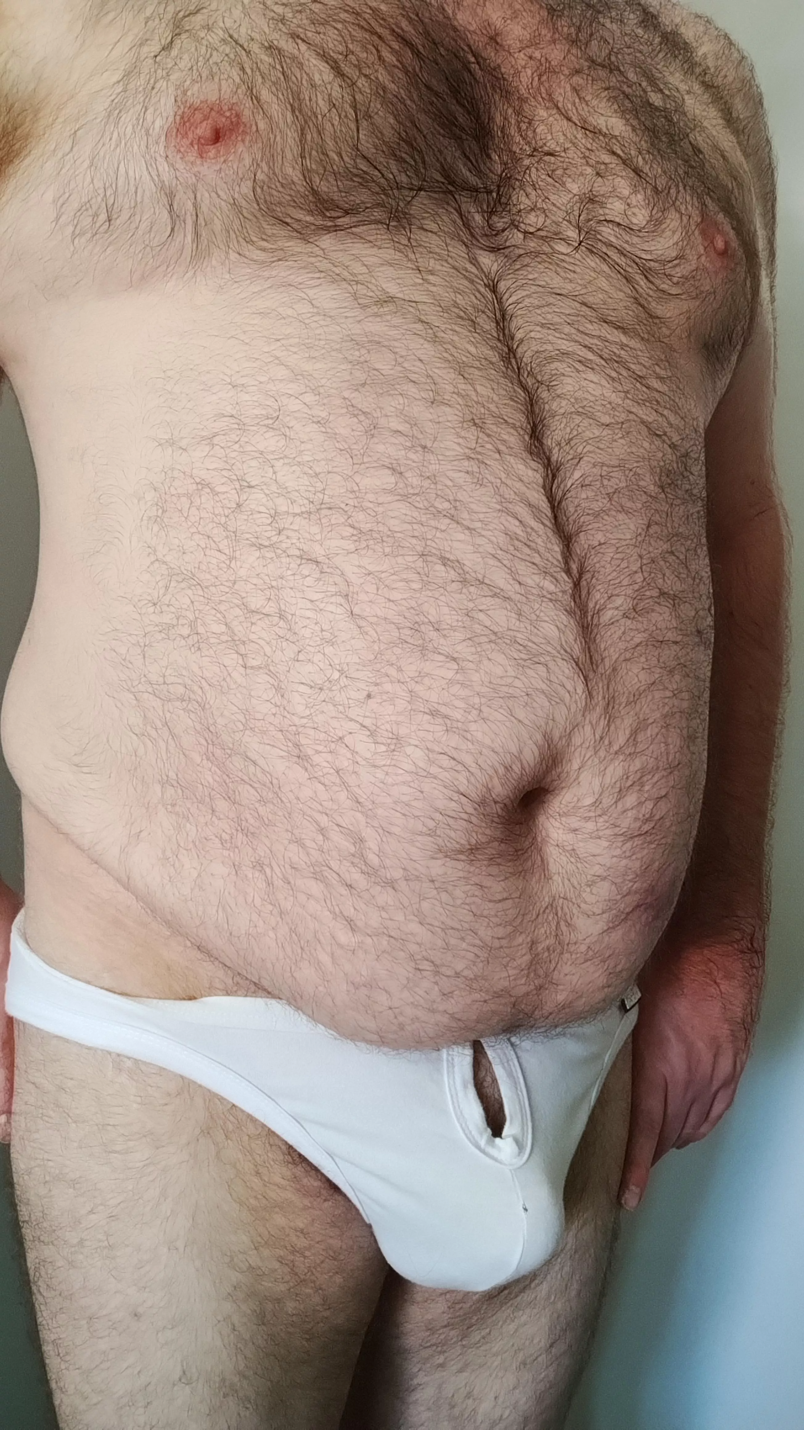 42 Just got back from a walk. Kind of sweaty. DMs open.  posted by th1rstyb0y