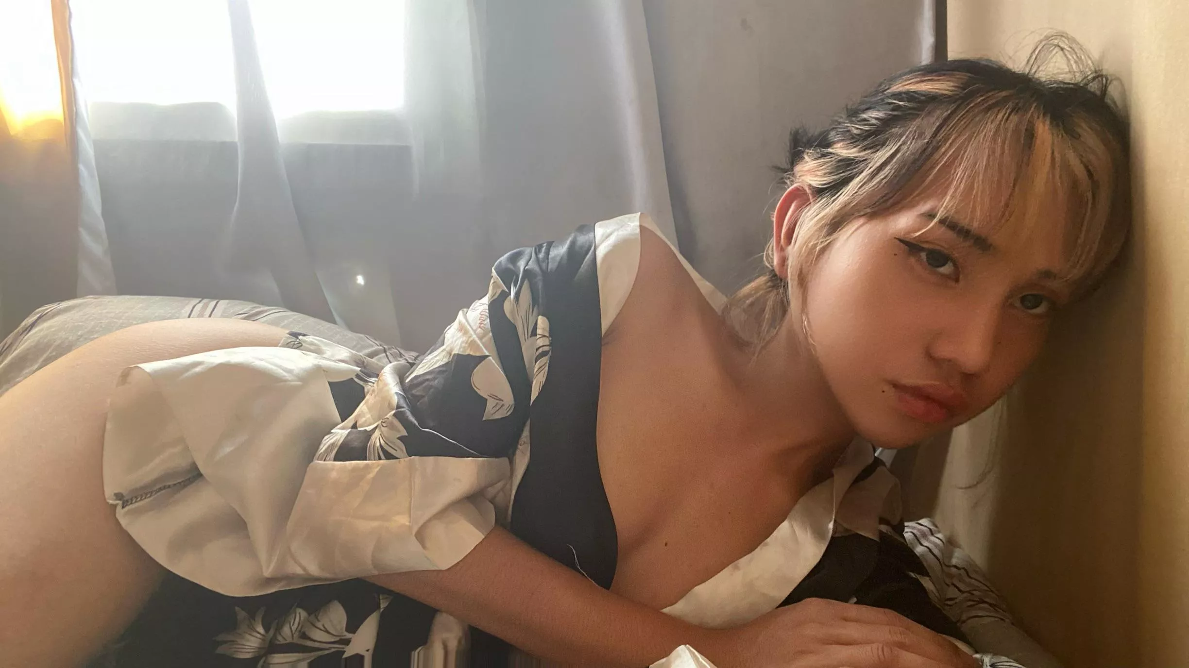 Annyeong 🎀 posted by Sidebaemwa