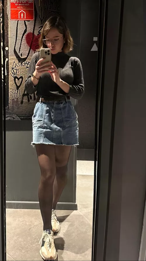 Bookworm Vibes by 8thTraveler