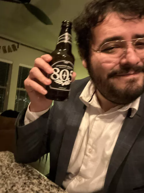 Bottoms up by tehachguy