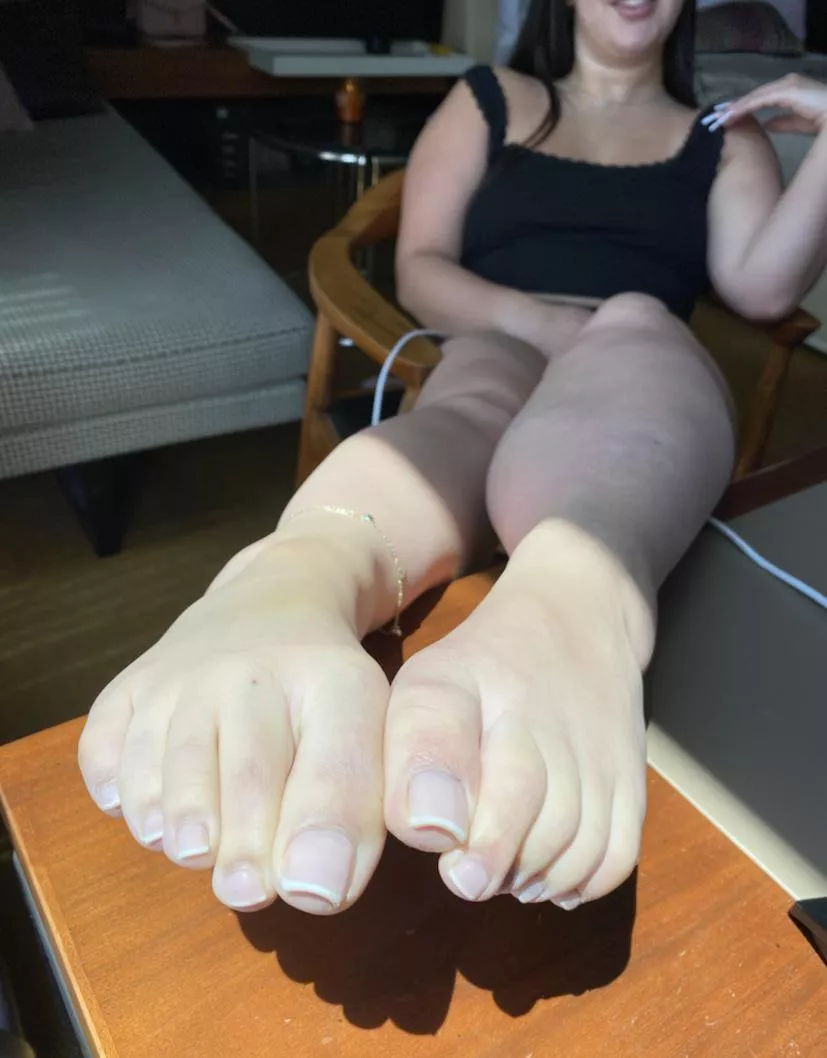 Come kiss them.. 😘oc posted by naomisoless