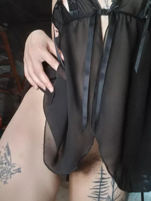 Curvy, hairy, big booty and small tits. The full combo by badandpretty