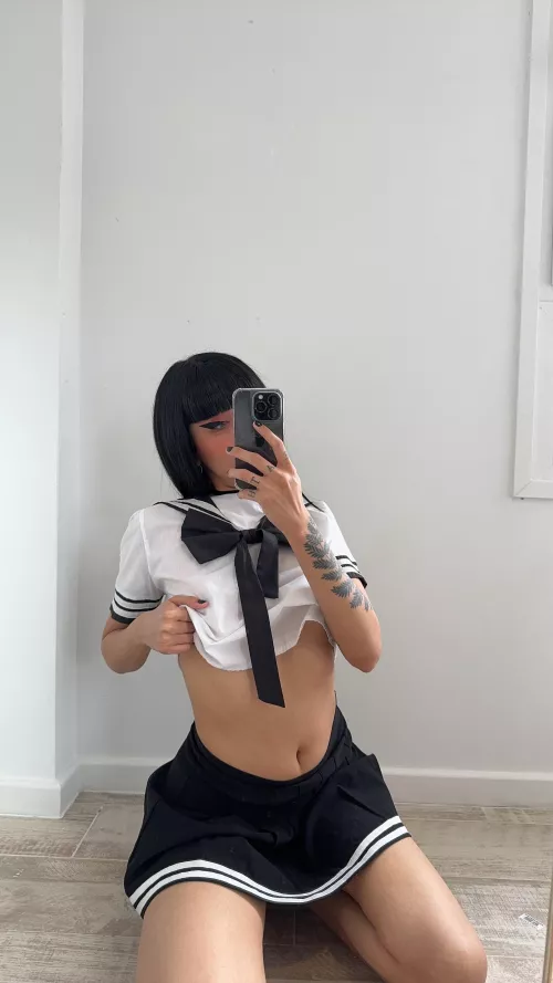 Do my perfect belly deserve your kisses? by Spirited_Dentist9944