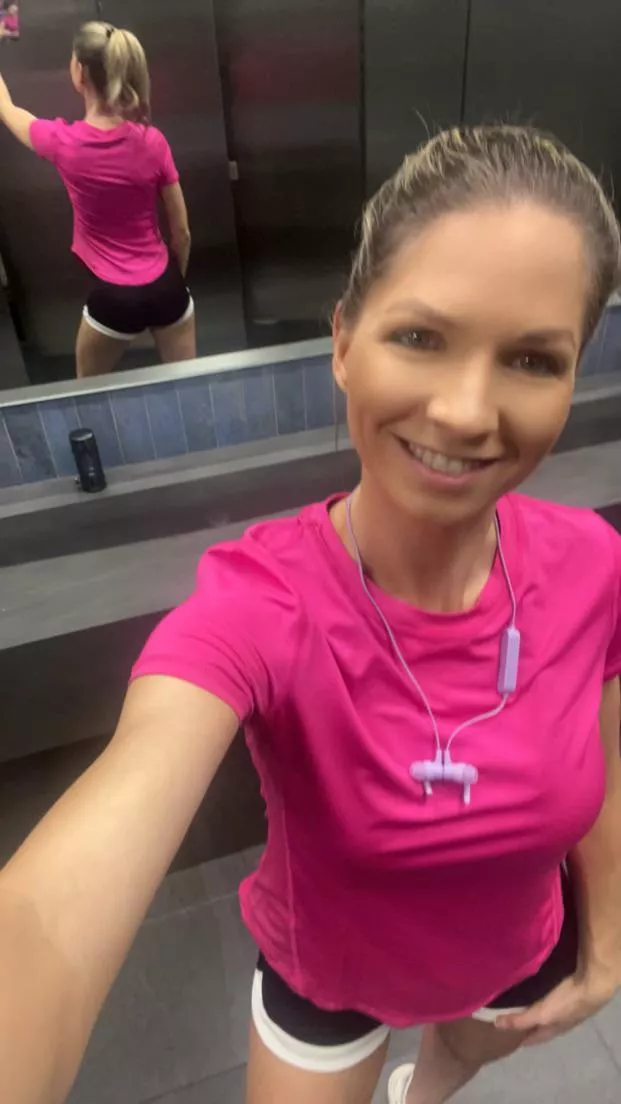 Early morning gym time(f40) posted by Ms_AllyMari