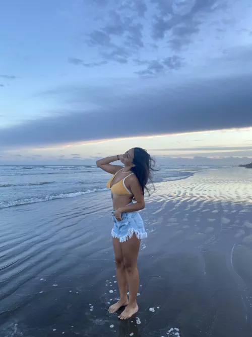 Even a cloudy day is a good day at the beach! by icecreamdawn