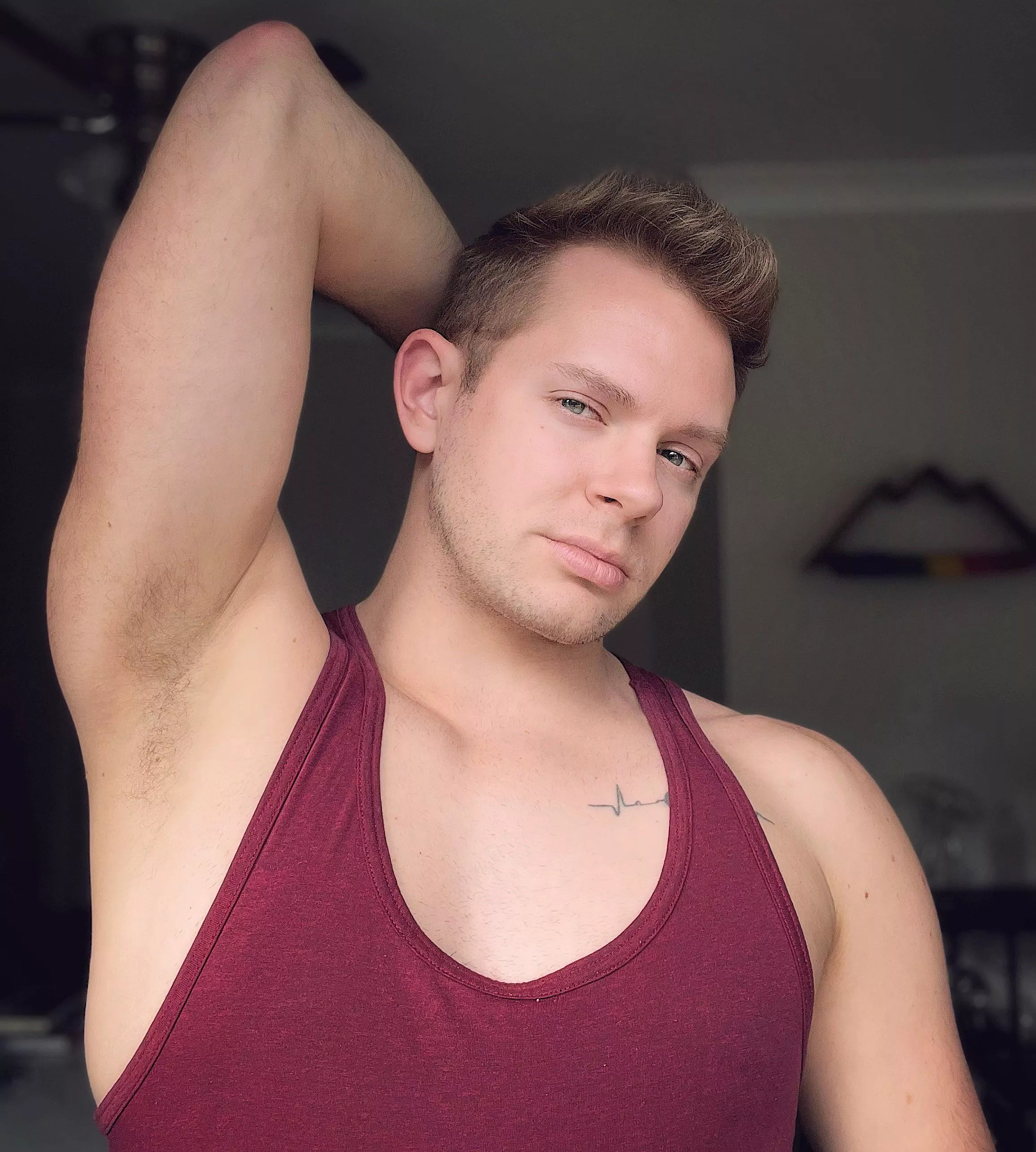 Figured I’d finally say hi 😁 posted by SkyelarRose