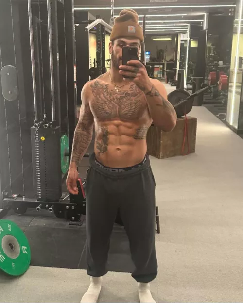 Gym Selfie by TooWavy99