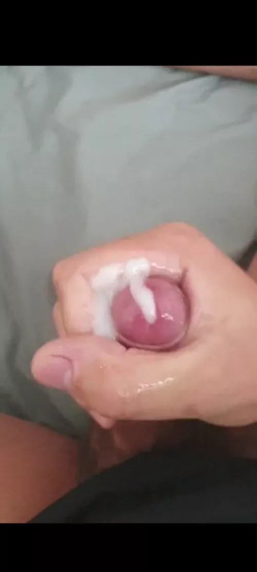 Hi jerking off now dm me by Mundane_Friend9638