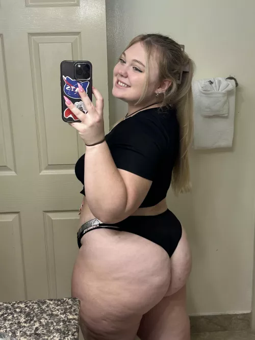 I need *HOT* hotel sex  by lxves_