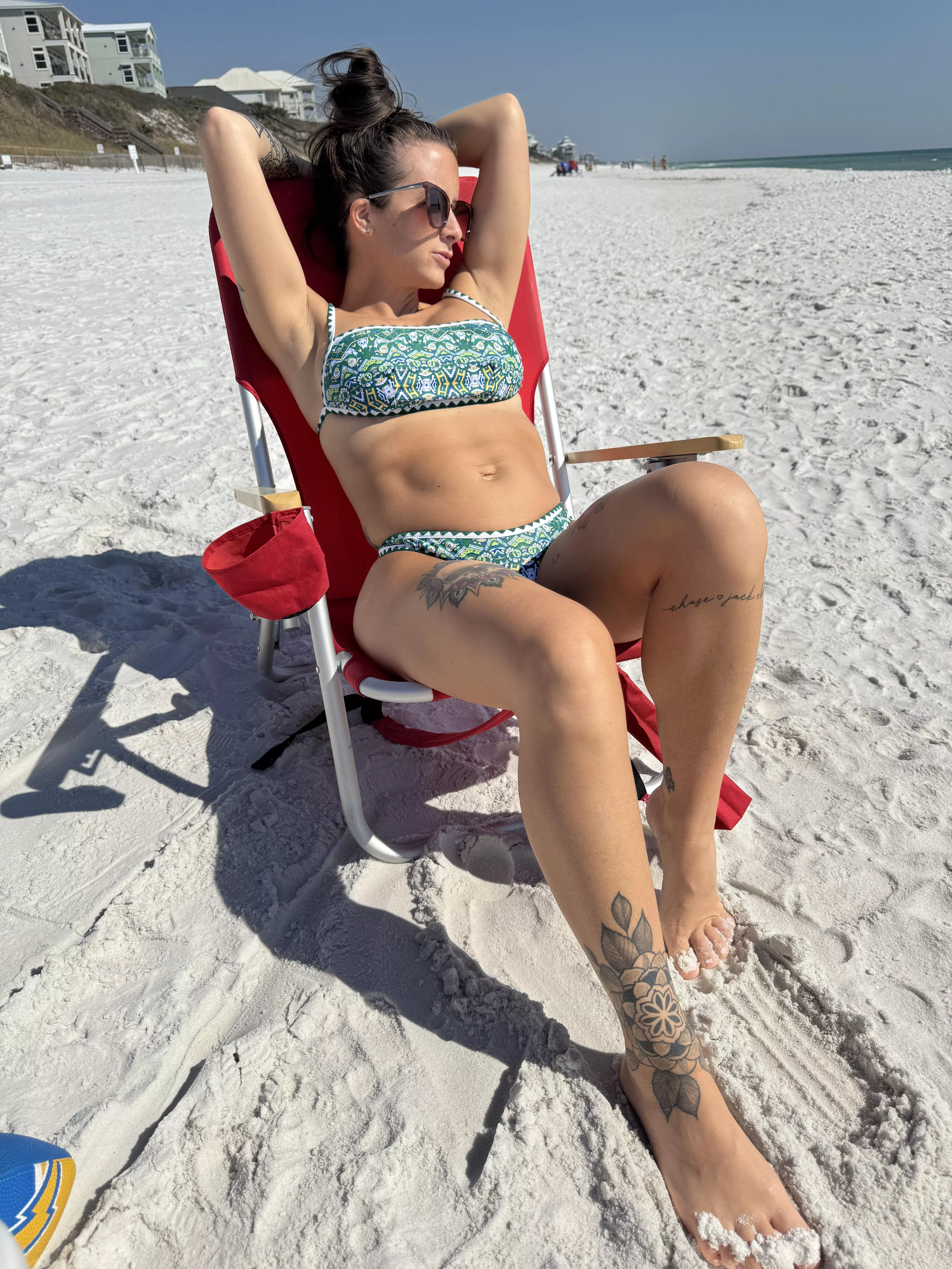 I need to be a beach girl 24/7 posted by OneStrike6287