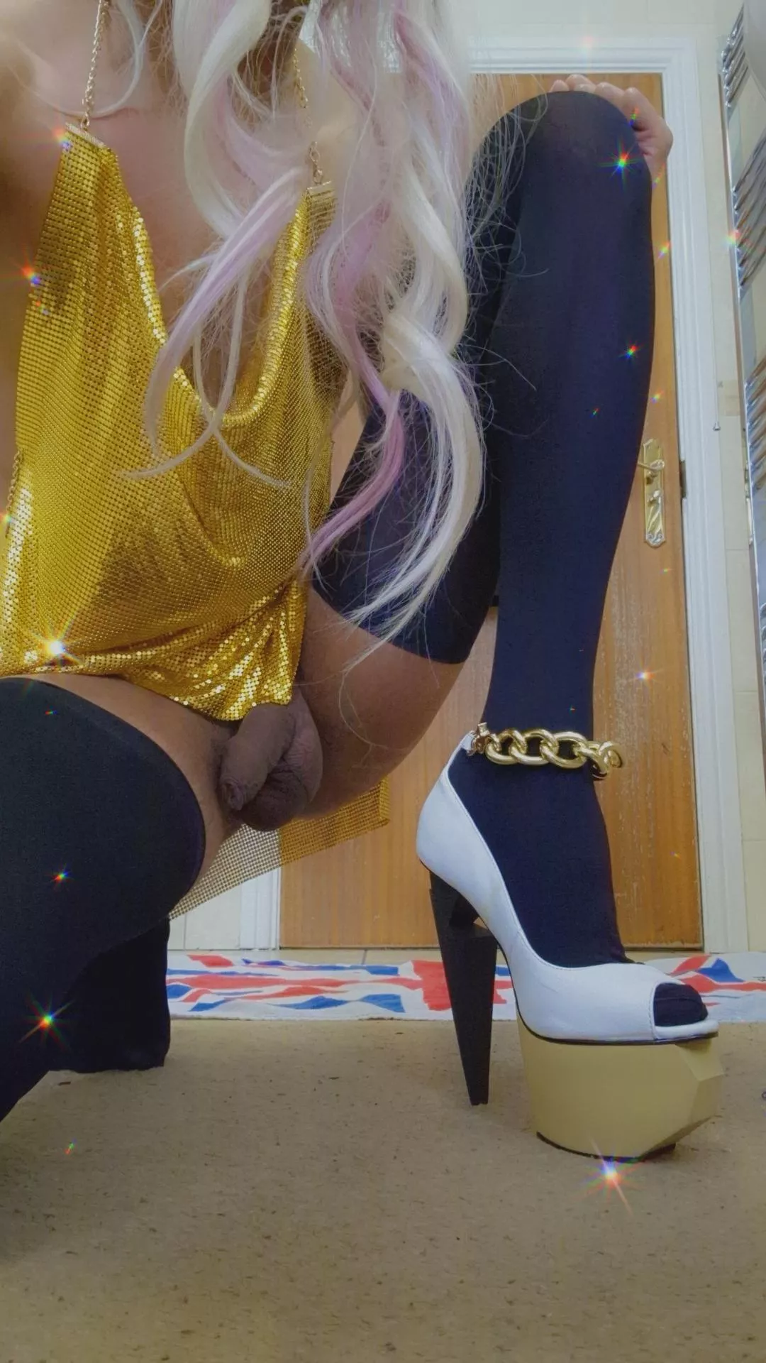 I think you dropped something 💕🩷 posted by Jezebel_97