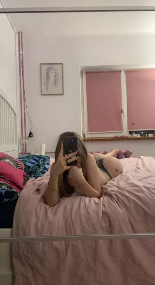 Iam looking for a daddy 😏 by inferiorrecurrence