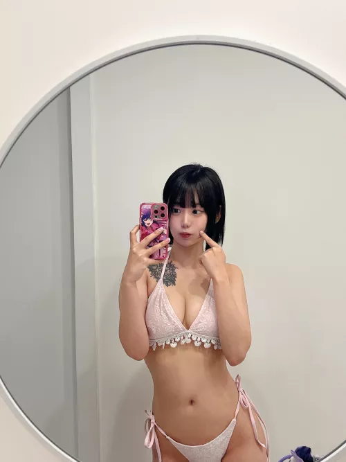 If you had to describe my body in 2 words, what would they be? by Minimum-Fisherman142