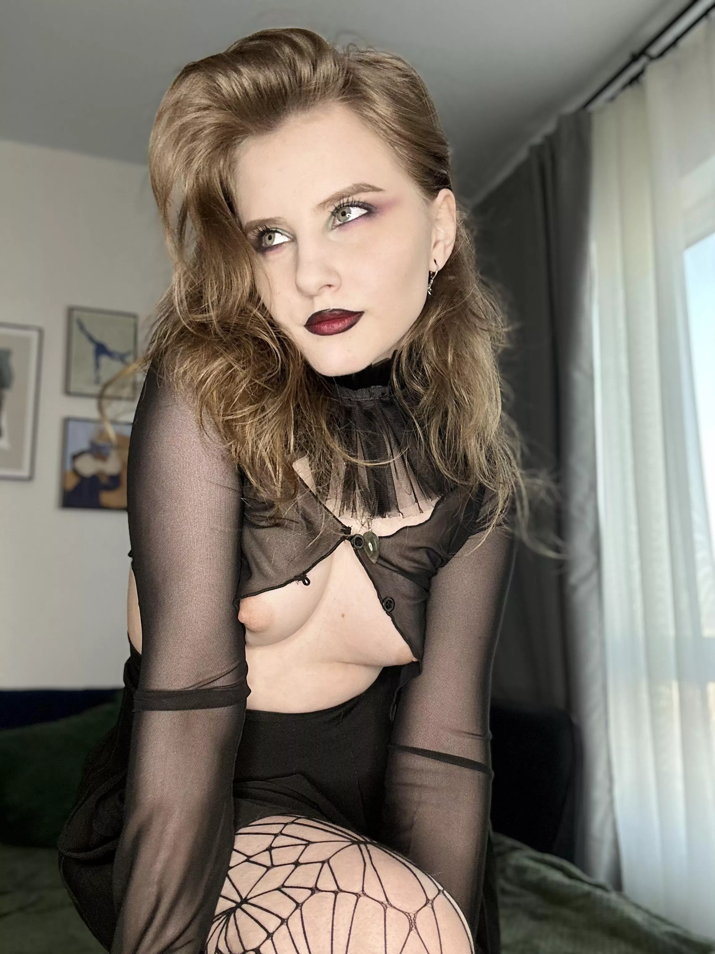 If you saw me at a concert, what pick up line would you use to get my attention? posted by ytrdgfds