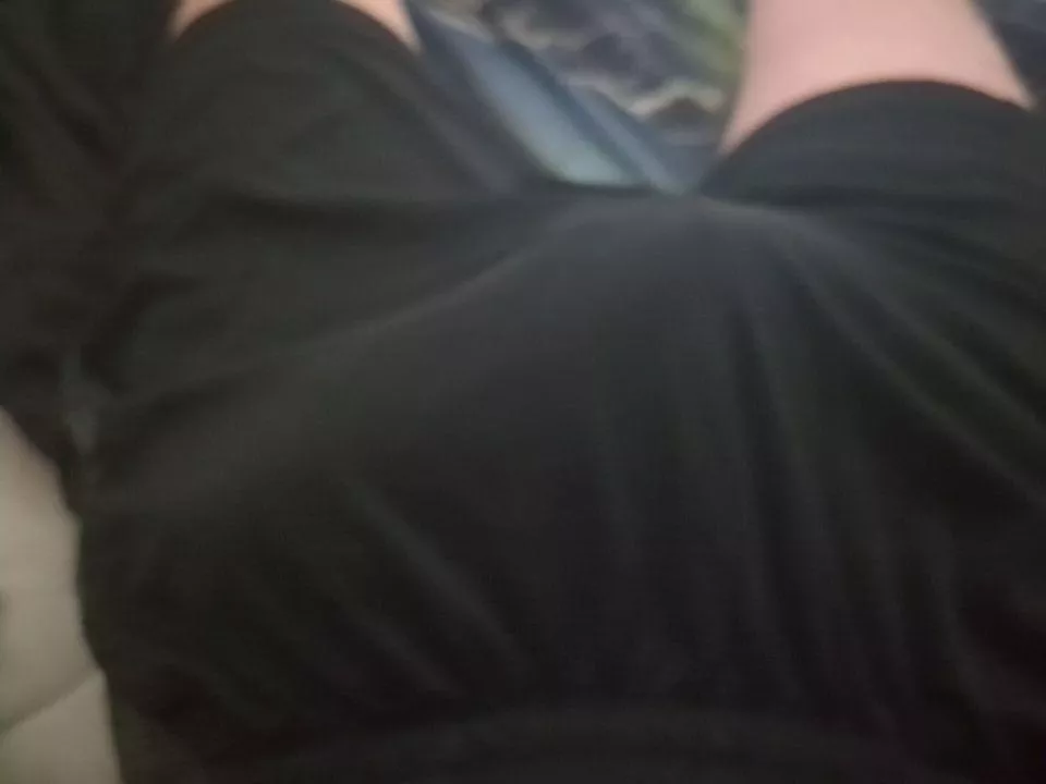Is my 8 inch cock too big for my shorts? posted by myrandom_name