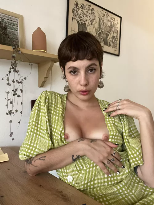 is short hair and small boobs a turn on?  by hellosofi