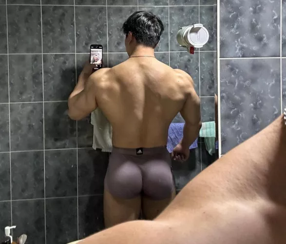 it shows that i do my squats very well?  by muscleandthic