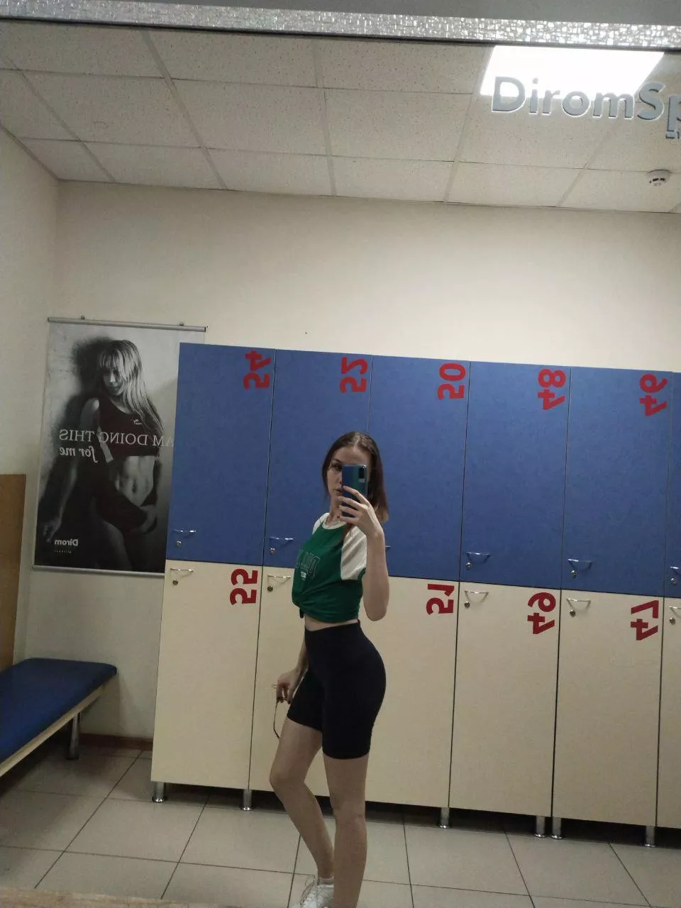 IUTR I'm at the gym posted by Mia_vivid