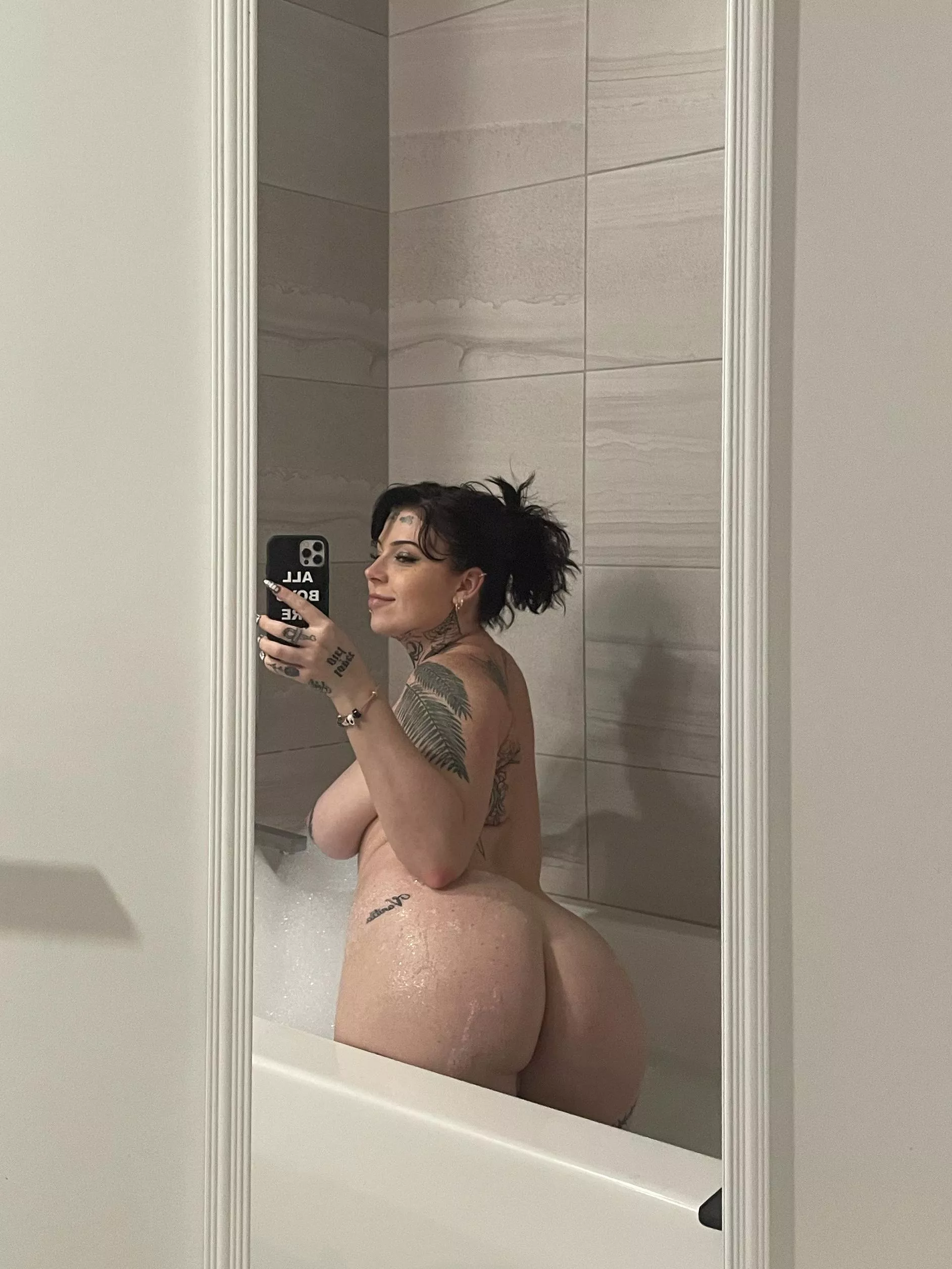 join me in the bath posted by lildemonwaifu