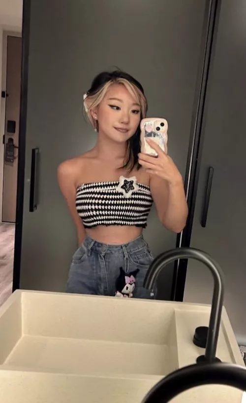 just a quick mirror selfie by Dark_Angler