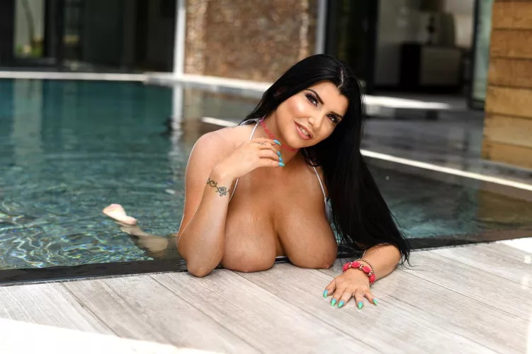 Lady in the Lake by XXXPORN9