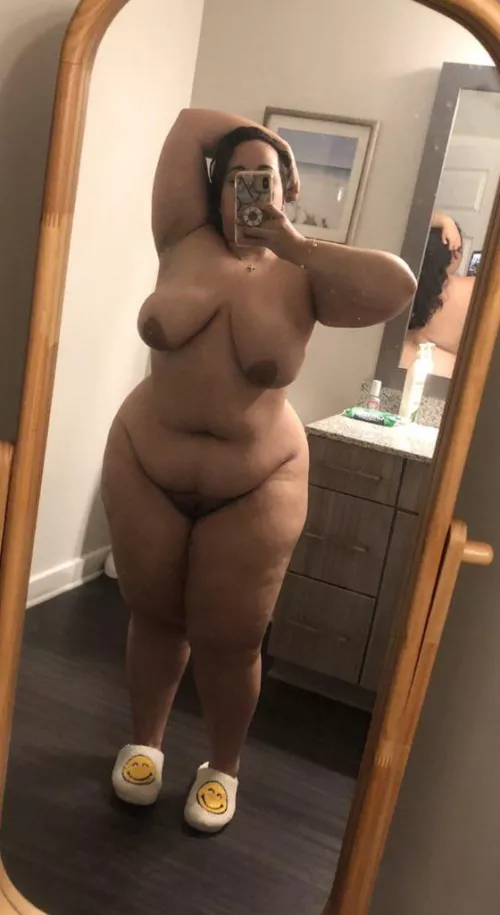 Learning to love my body more and more 💚 Happy Tuesday  by LilaGrey1986