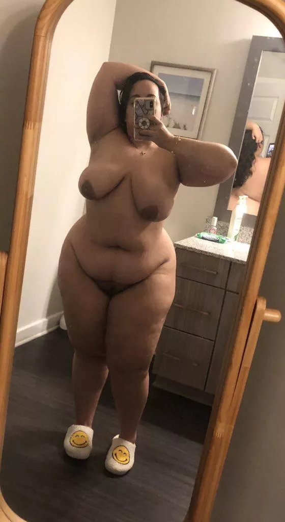 Learning to love my body more and more 💚 Happy Tuesday  posted by LilaGrey1986