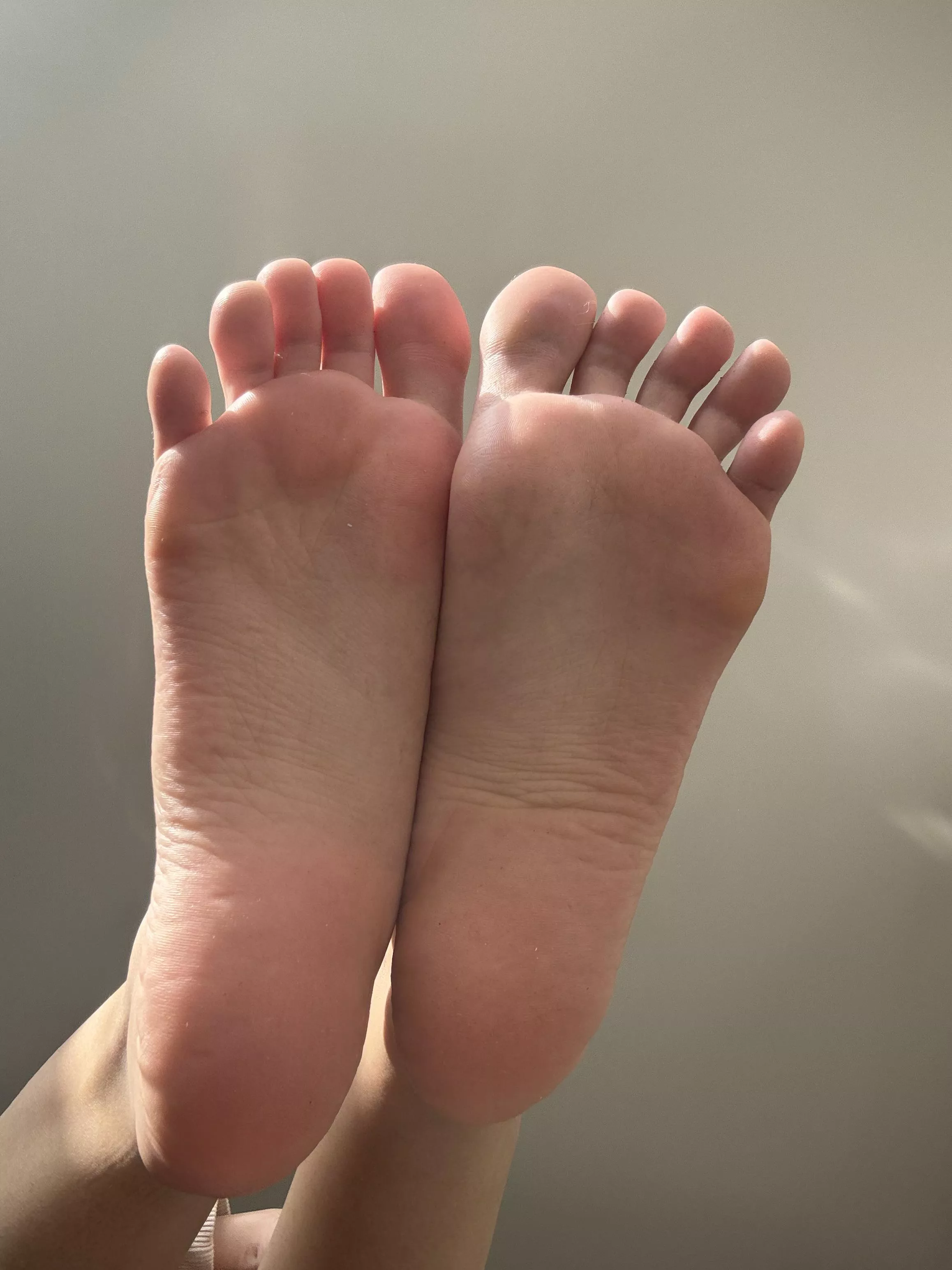 Lick them👣 posted by sweetfeeets