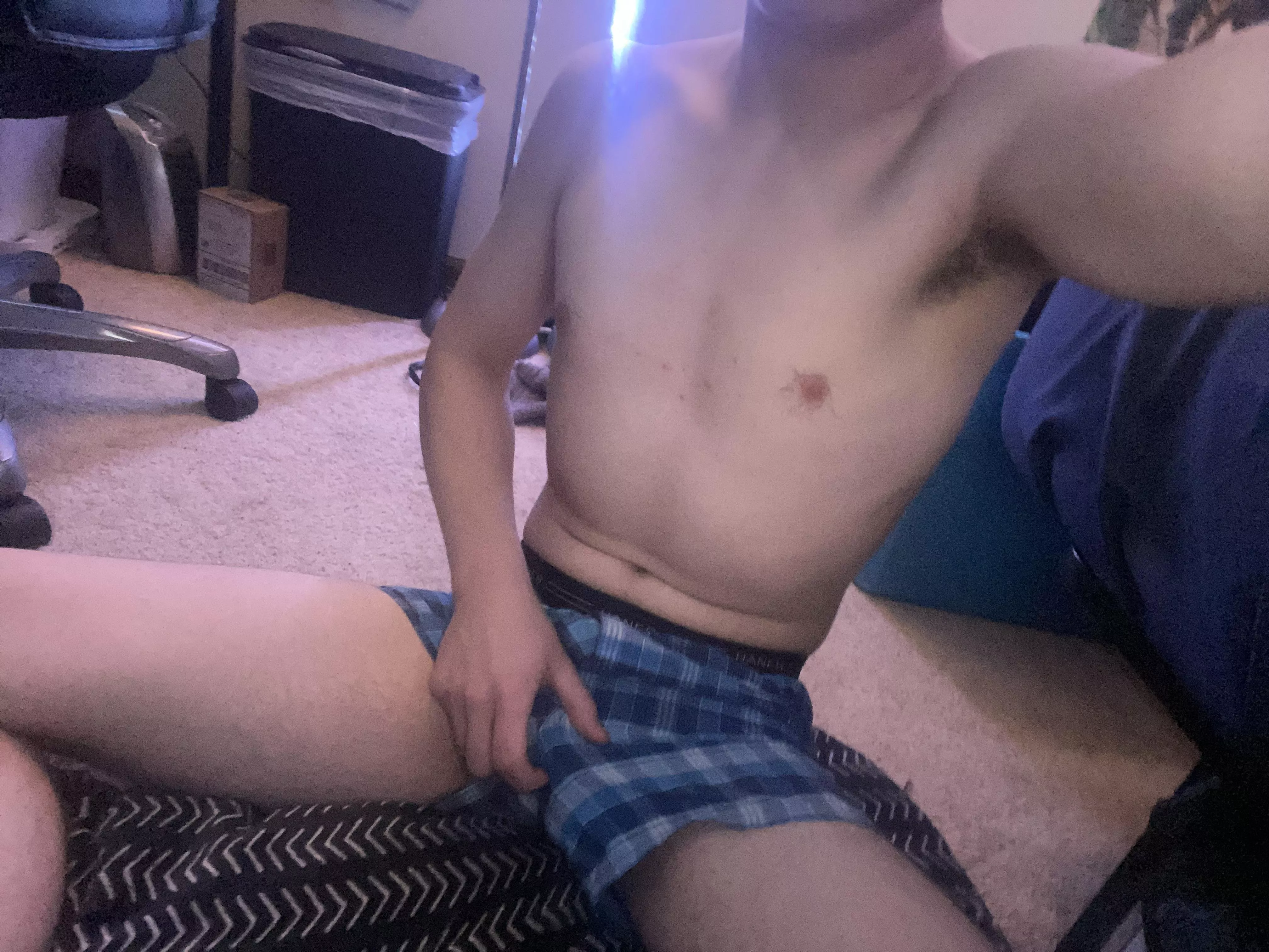 Like me on the floor? posted by colwinz_