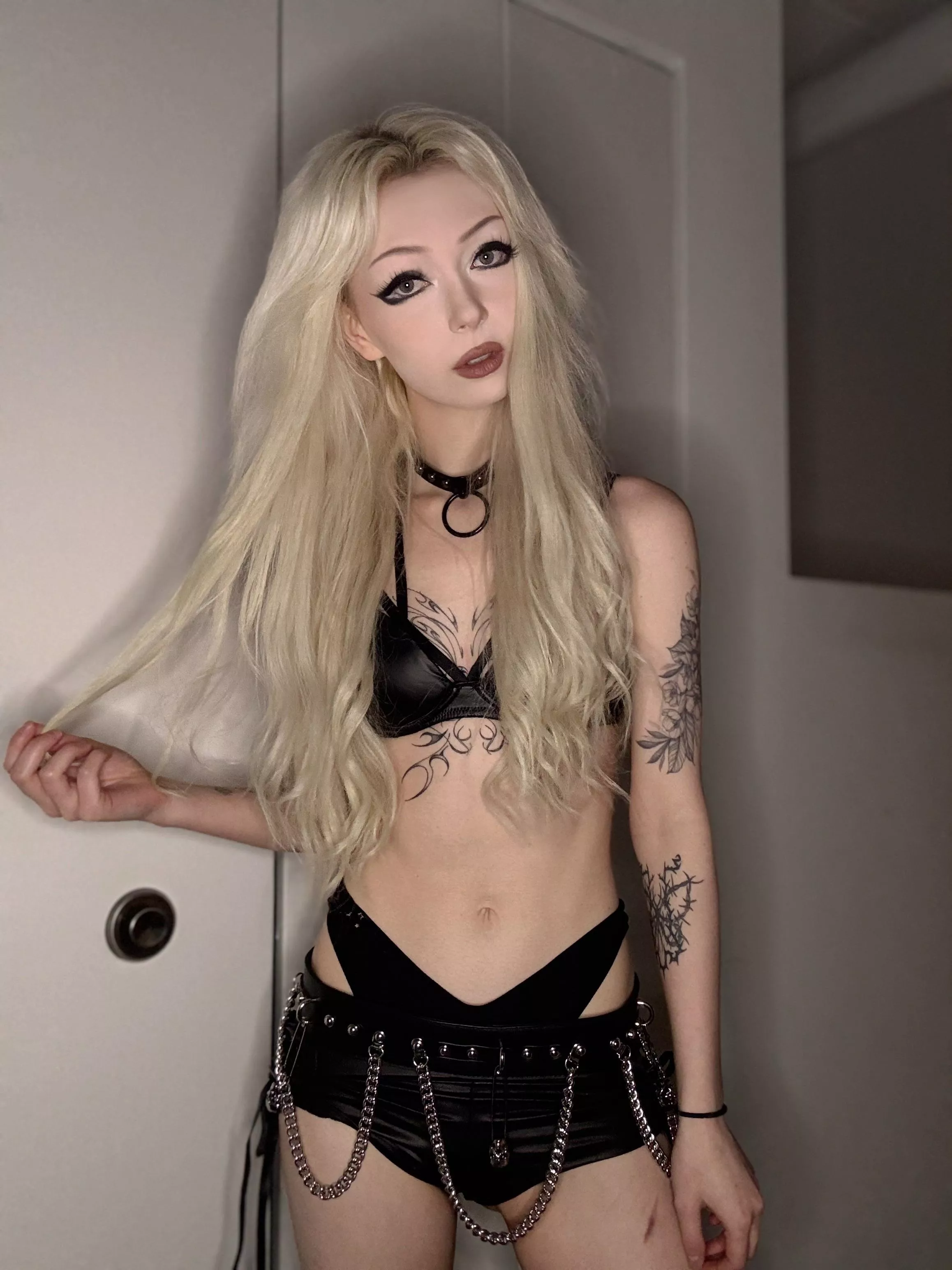 love this leather belt posted by lucy_fairy__