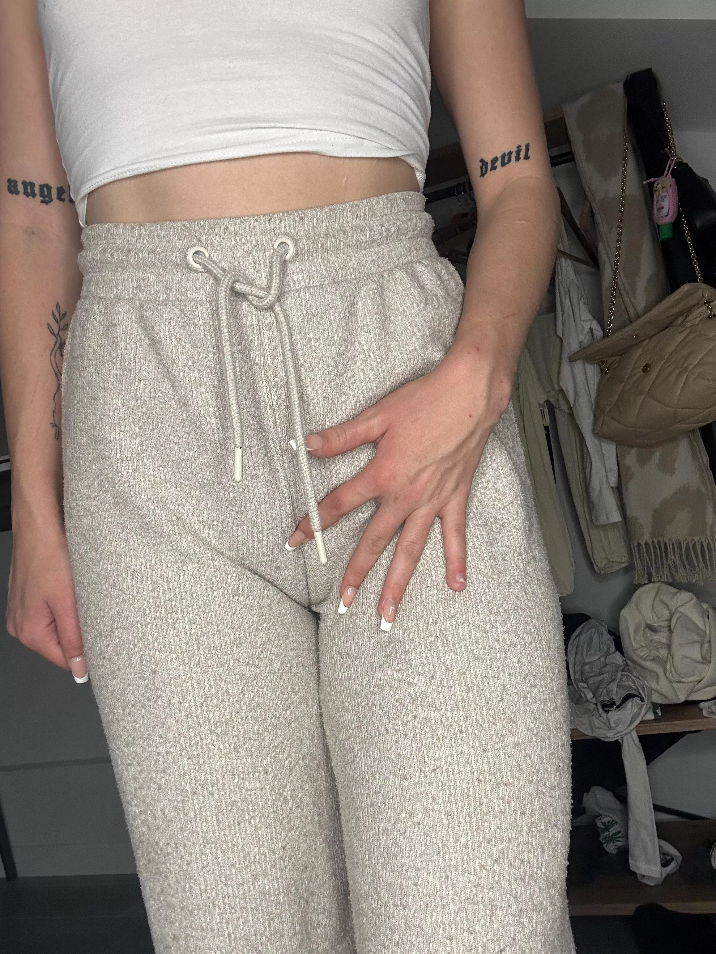 My camel toe needs some attention posted by zmot25