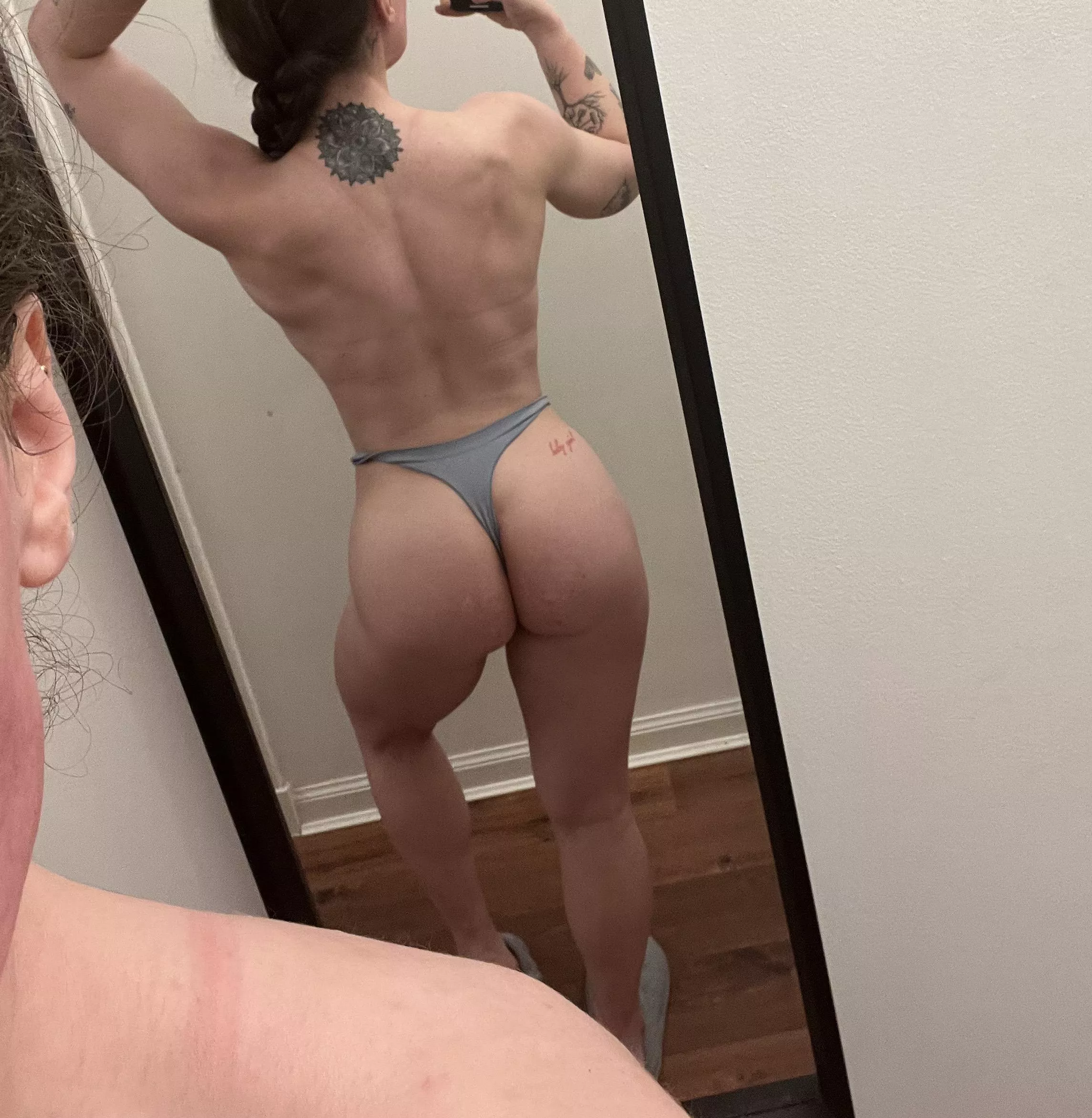 my gym peach would like some attention posted by Recarediu