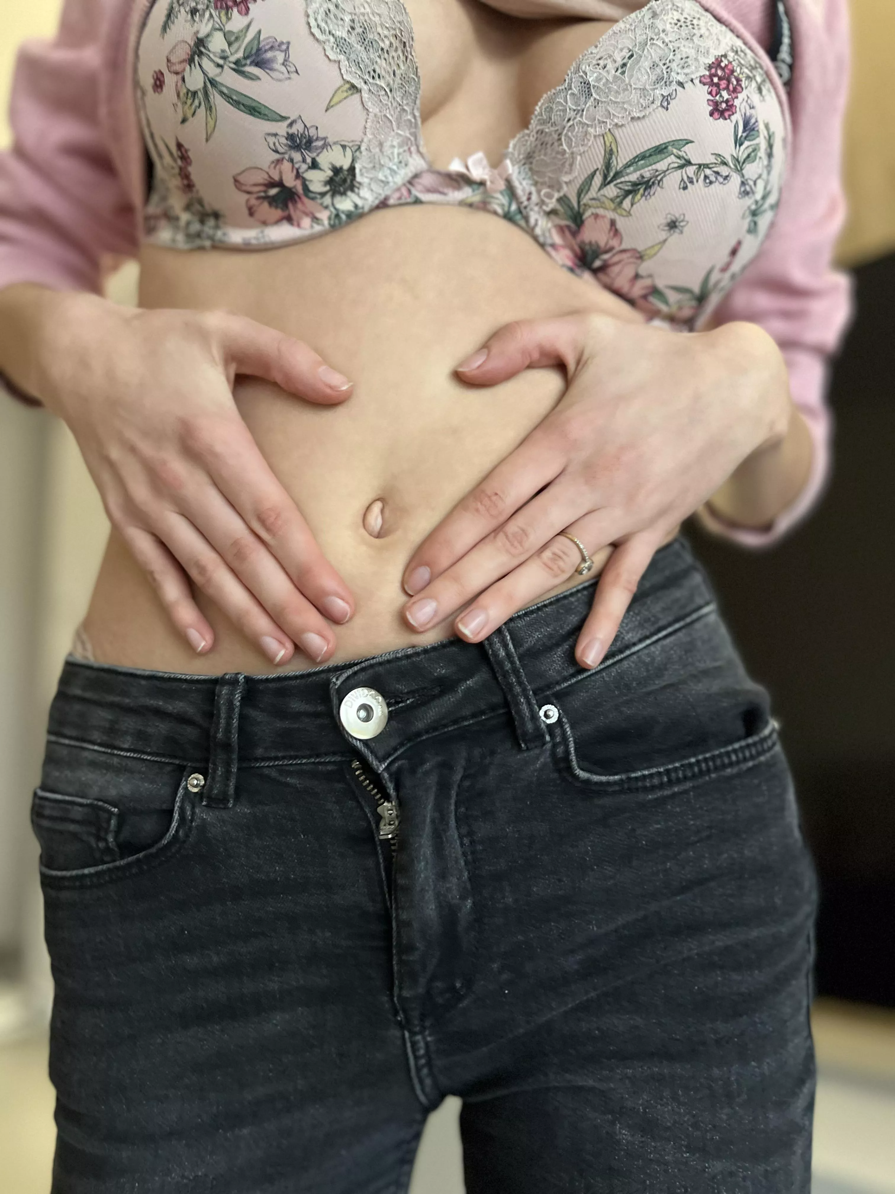 my outie almost pops in this one  posted by _ivannabelle