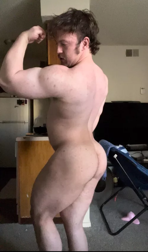 Need a deeeep massage 😈 by Musclestud101