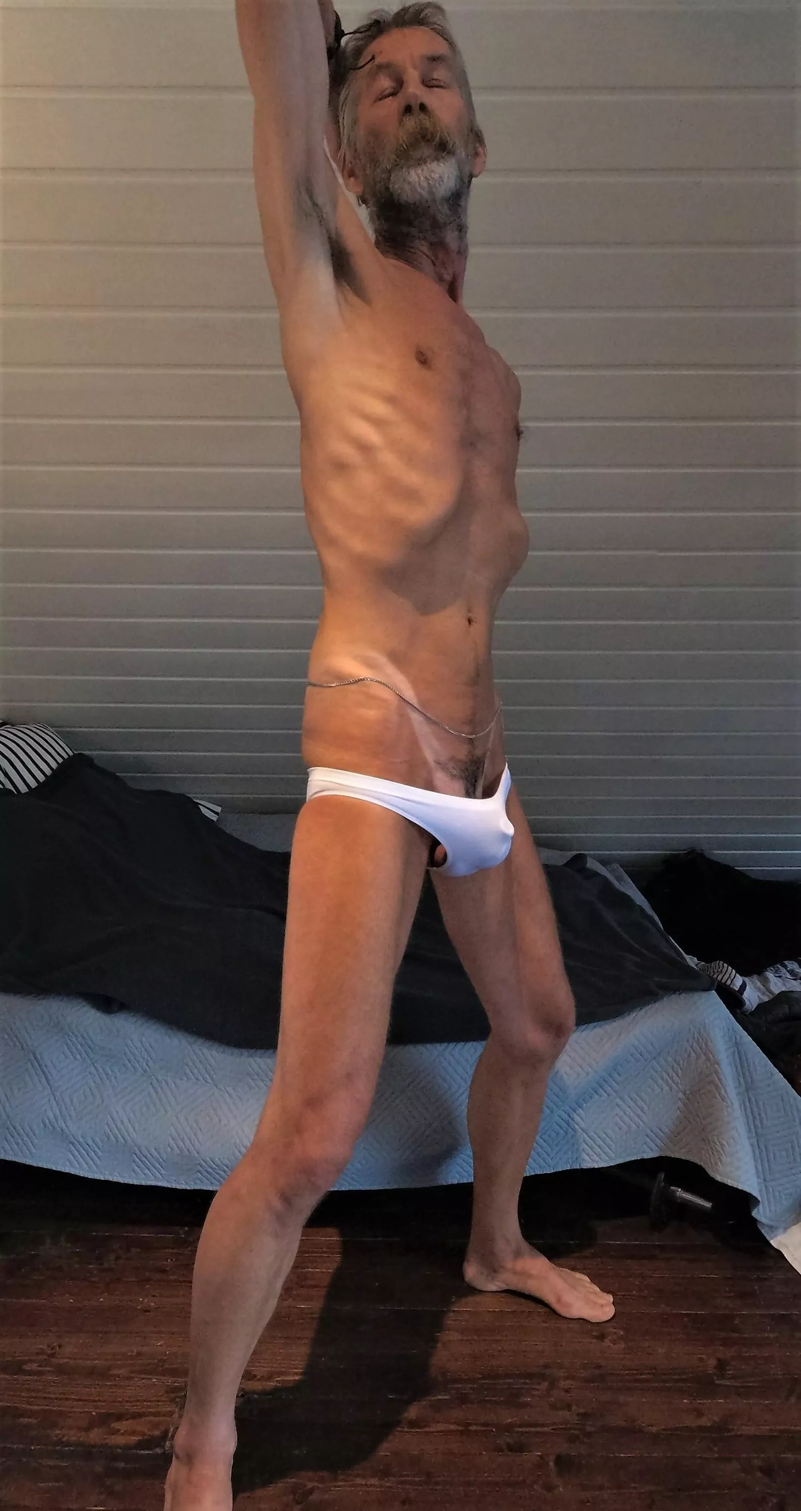 Please help to share me as much as possible in this exposed pose only wearing my tiny speedos posted by pit_et
