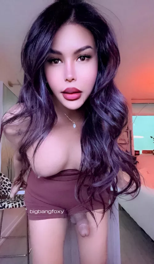 Say hi if you can help me deal with this boner.  by bigbangfoxy